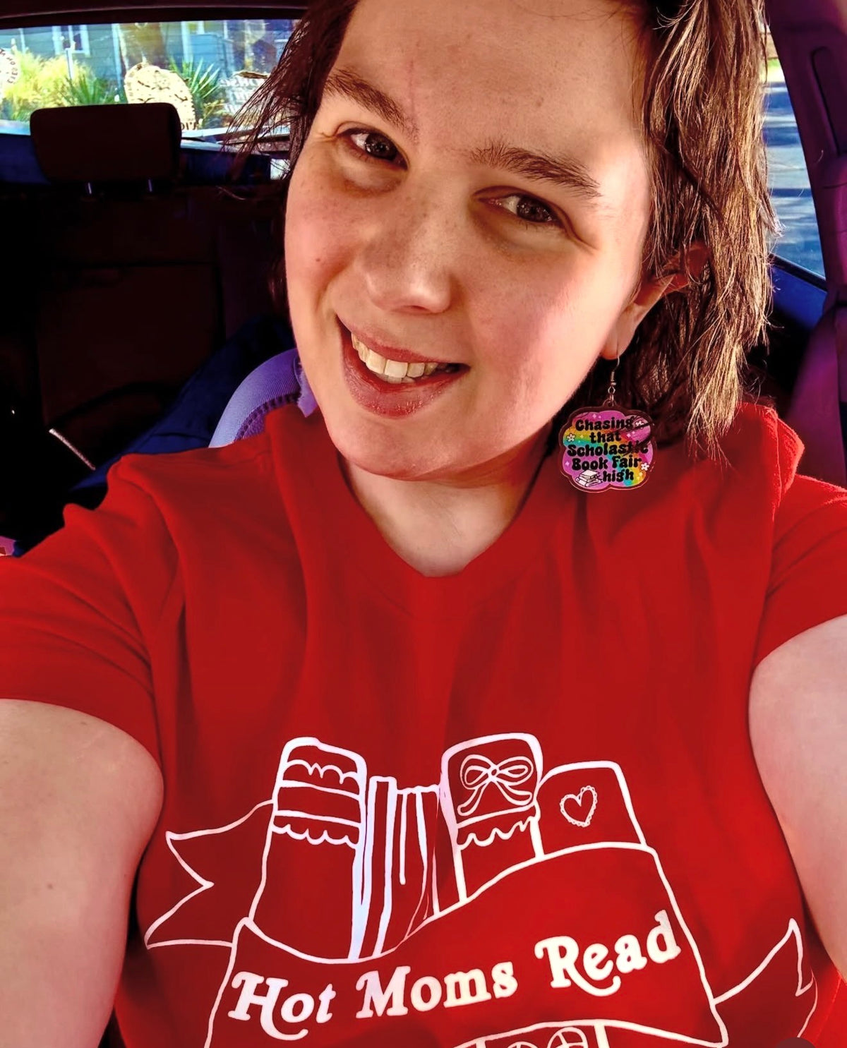Hot Moms Read Shirt - Red