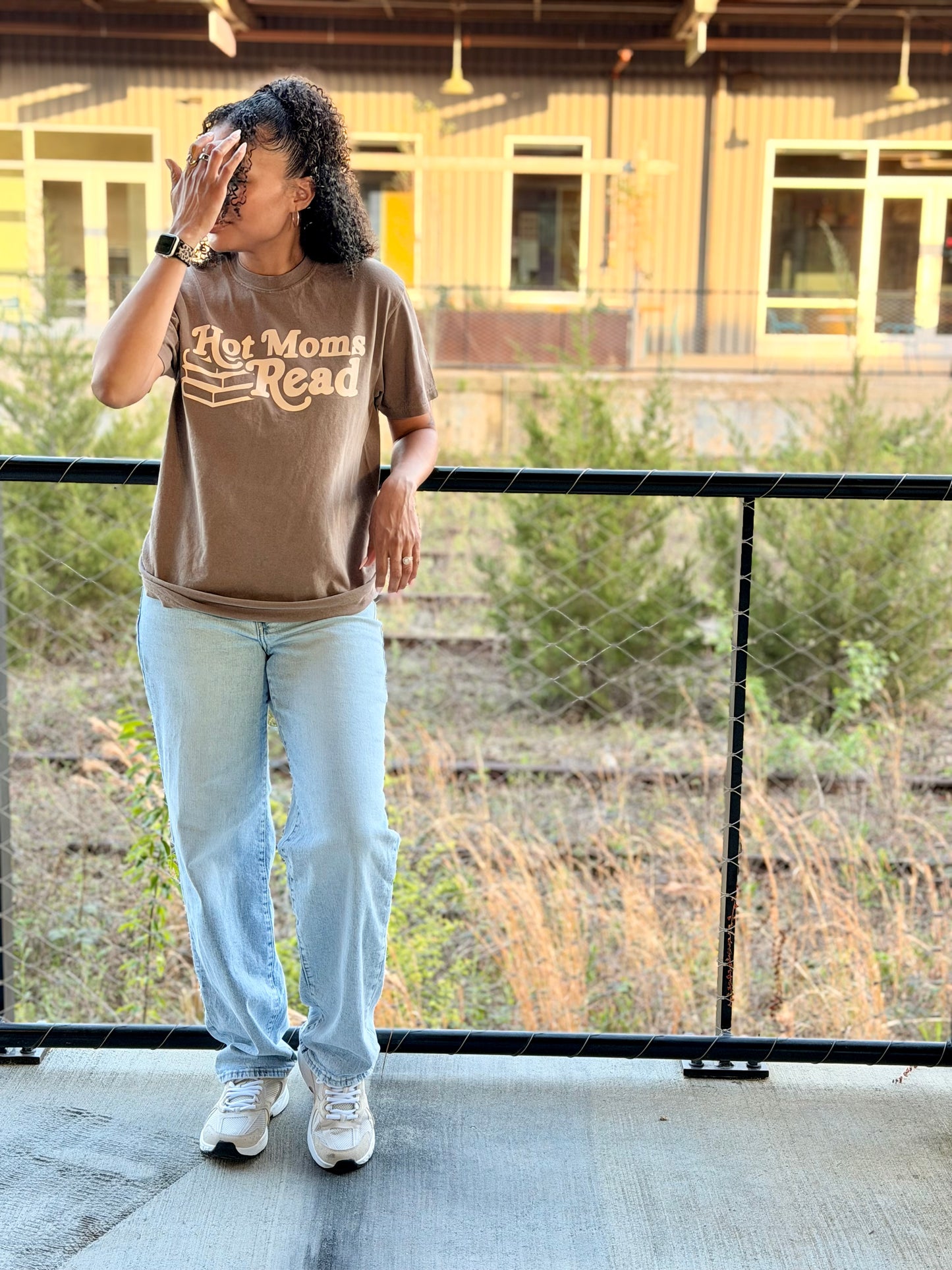 Hot Moms Read - Brown Shirt